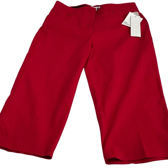 89th & Madison Pants - 89th & Madison Bold Red Capri pants